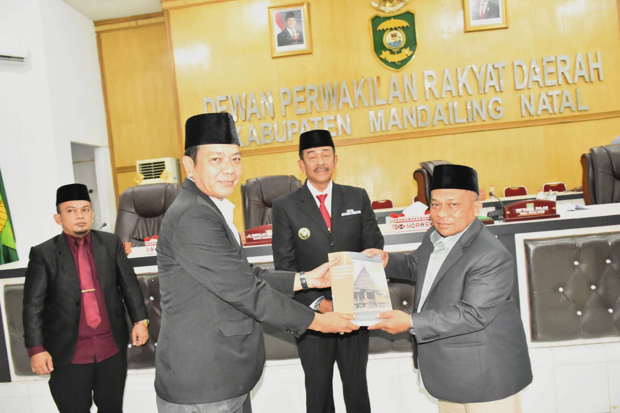 Untuk LKPJ 2025, Bupati Madina Sampaikan Jawaban Atas Pandangan Umum Fraksi DPRD