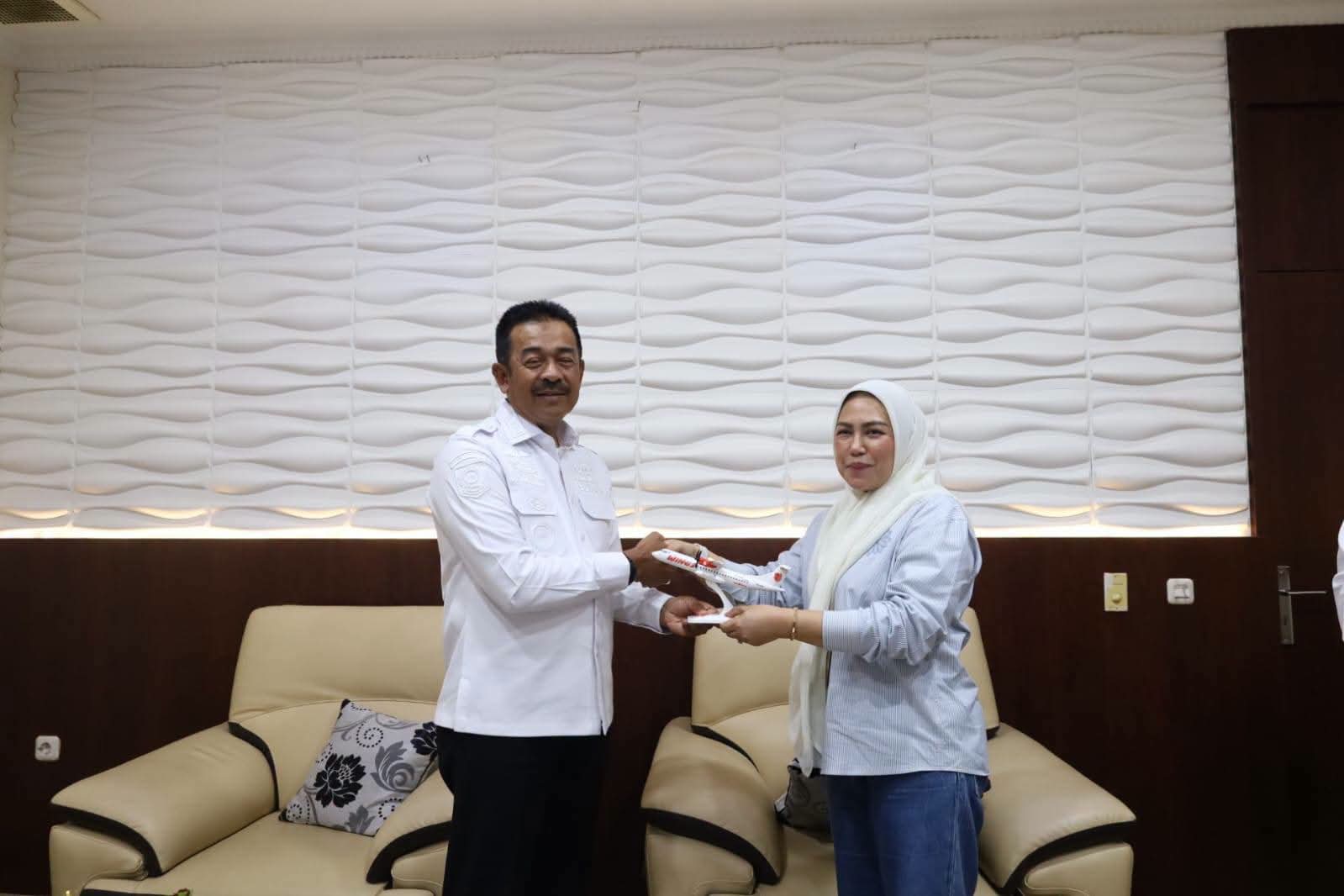 Akselerasi Konektivitas Udara: Bupati Madina Sambut Audiensi Strategis Lion Air Group