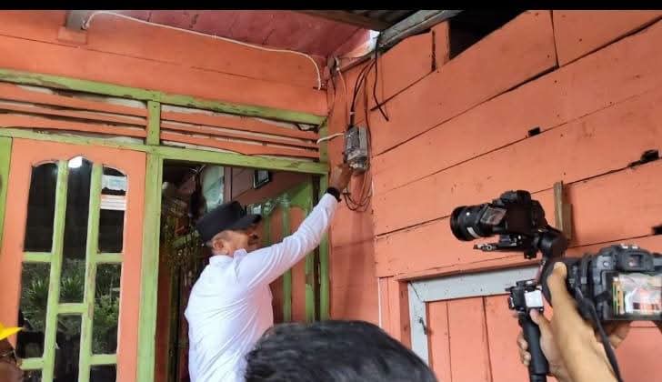 PLN Masuk Desa Patialo, Bupati Madina Ungkap Target Untuk Desa Lain