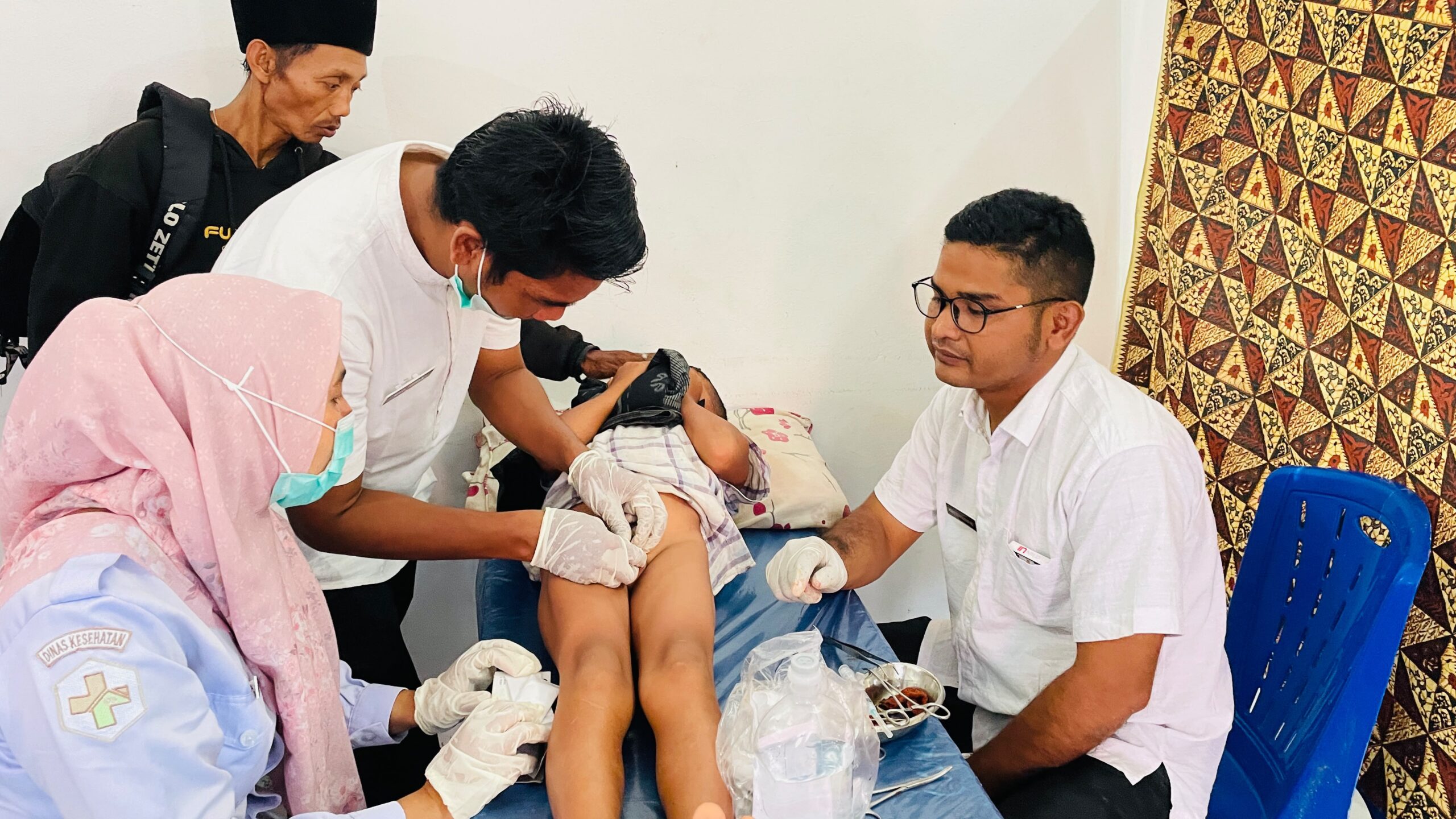 Mahasiswa UIN Padangsidimpuan Gelar Sunat Massal di Kec.Bukit Malintang