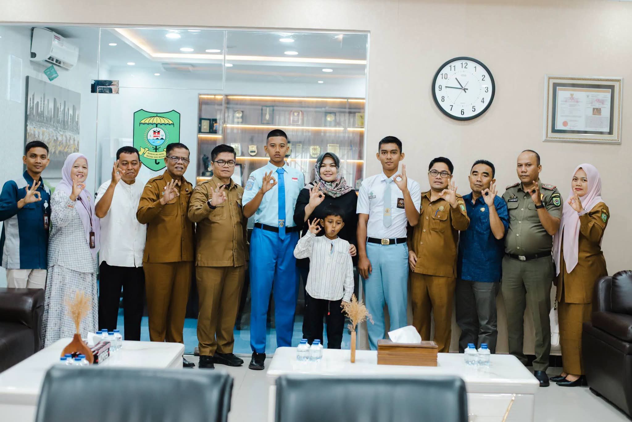 Dua Paskibraka Sumut Asal Madina di Motivasi Wakil Bupati