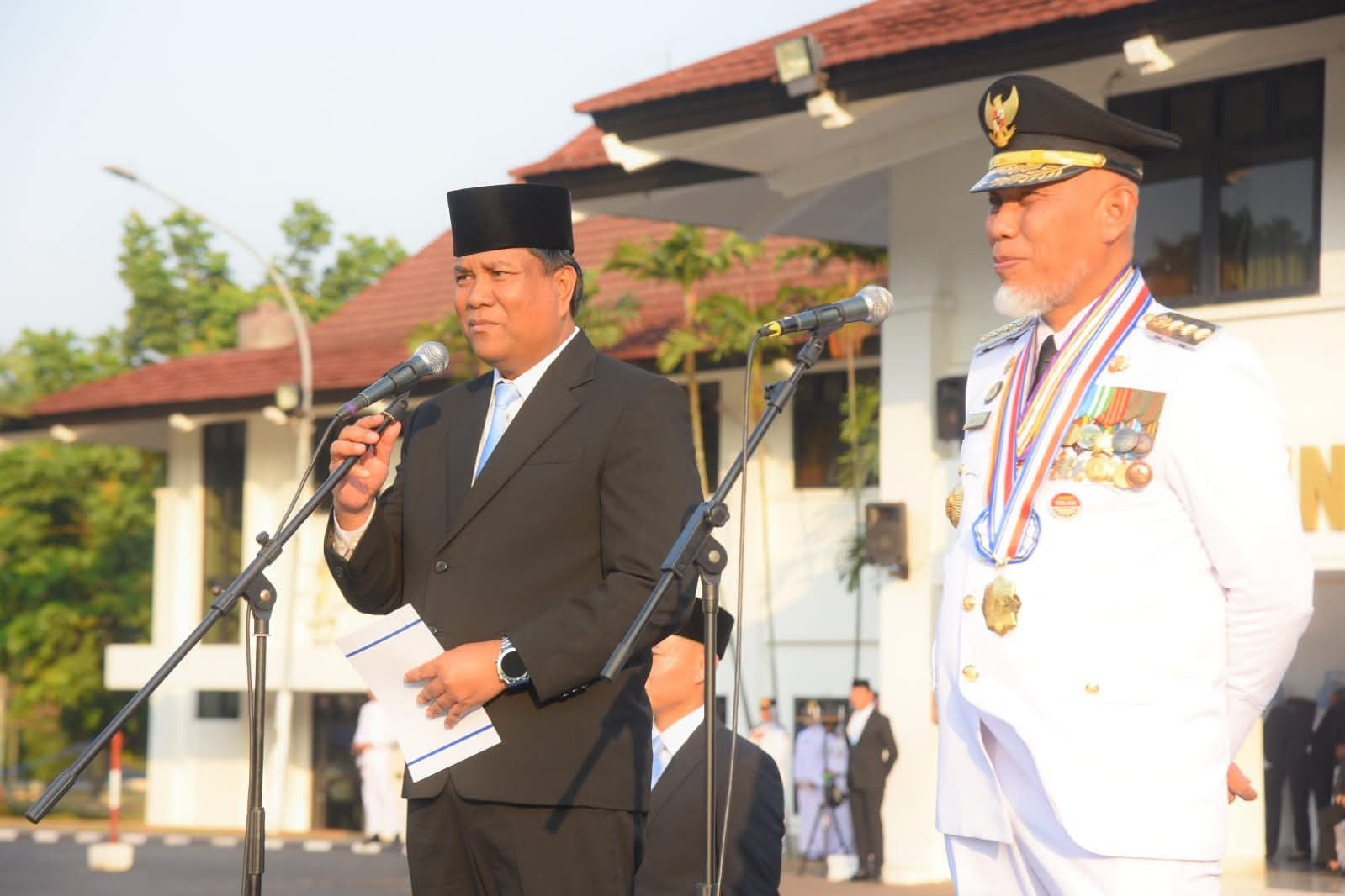 Gubernur Mahyeldi Raih Penghargaan Kartika Pamong Praja Madya dari IPDN