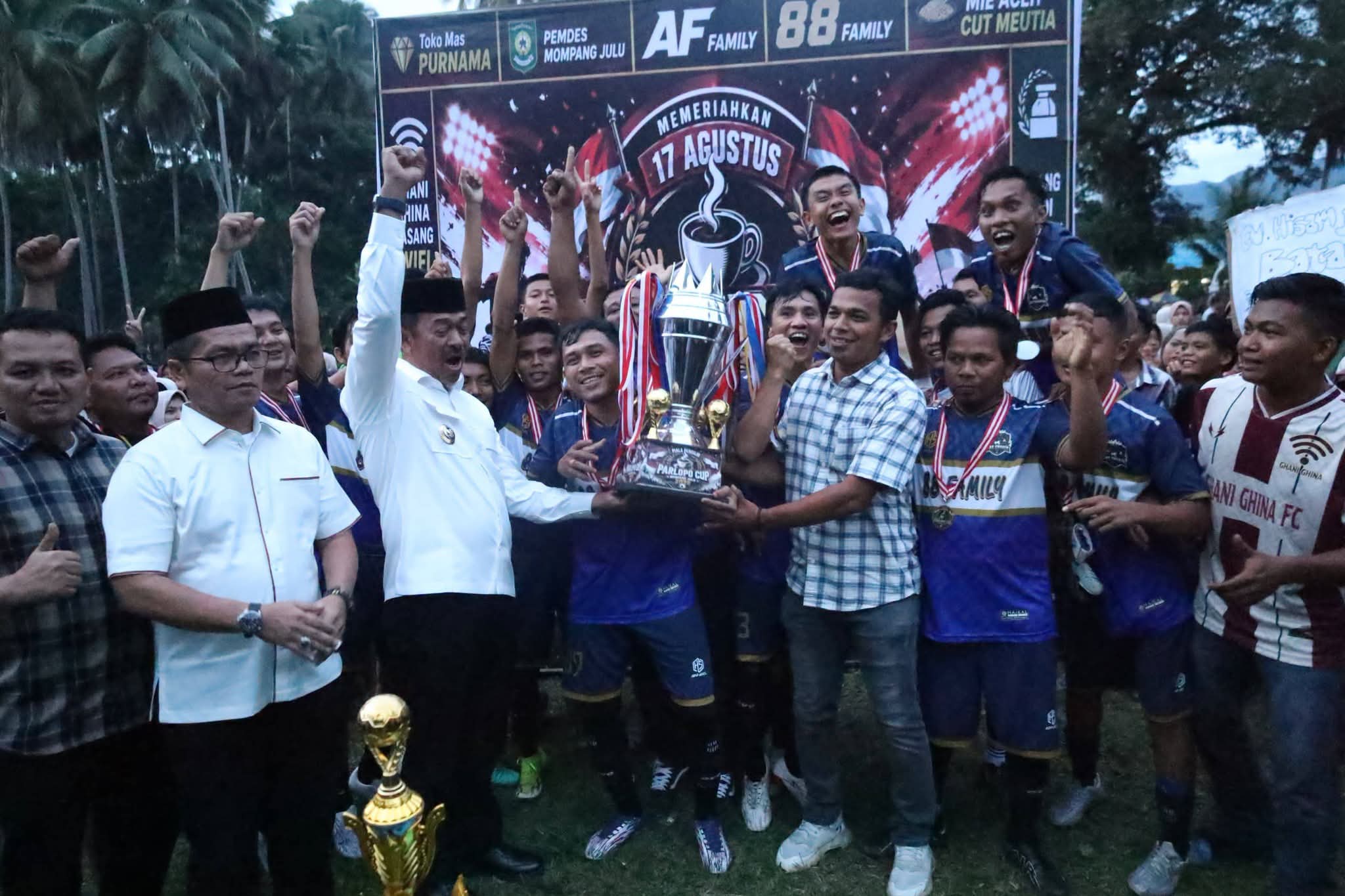 Setelah Adu Finalti, Parsenaker Juara Parlopo Cup Mompang Julu 2026 Usai Taklukkan Hartab