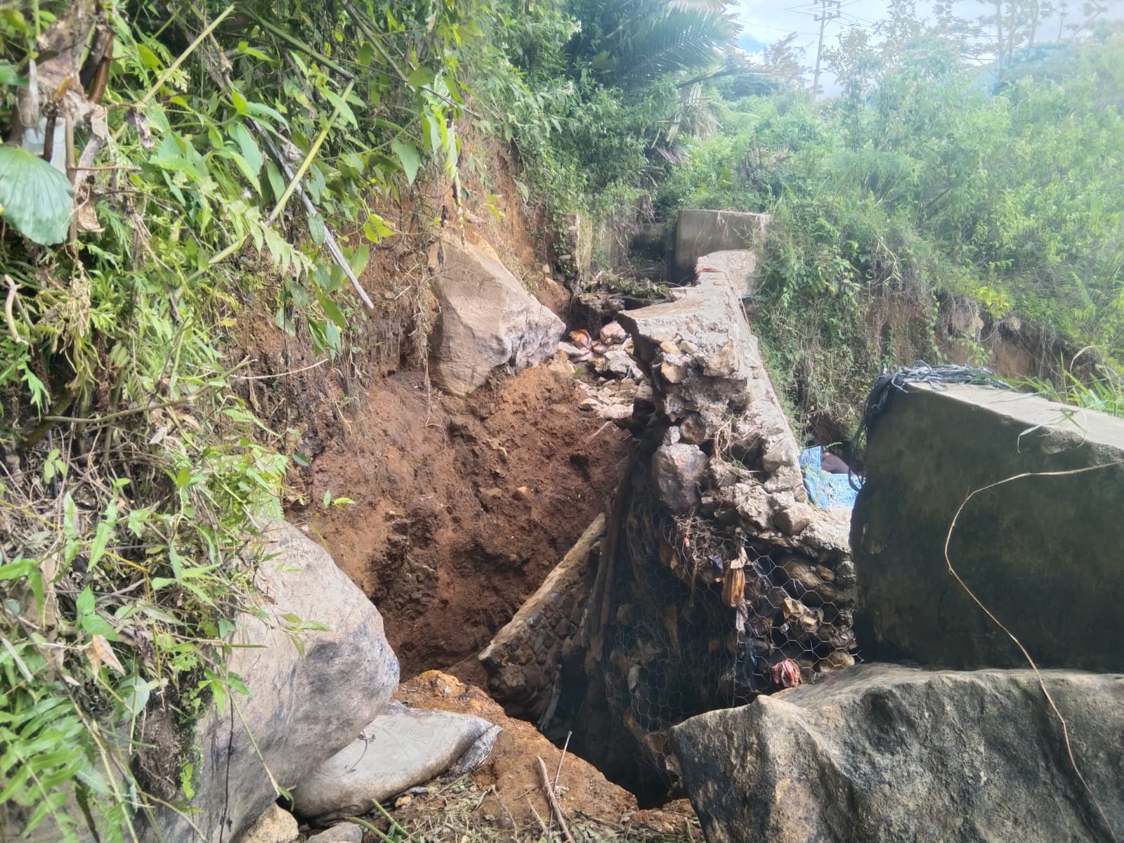 Hujan Guyur Kec.PSM, Irigasi Aek Roburan di Desa Huta Lombang Rusak, Sekitar 500 Hektare Areal Sawah Kekurangan Air.
