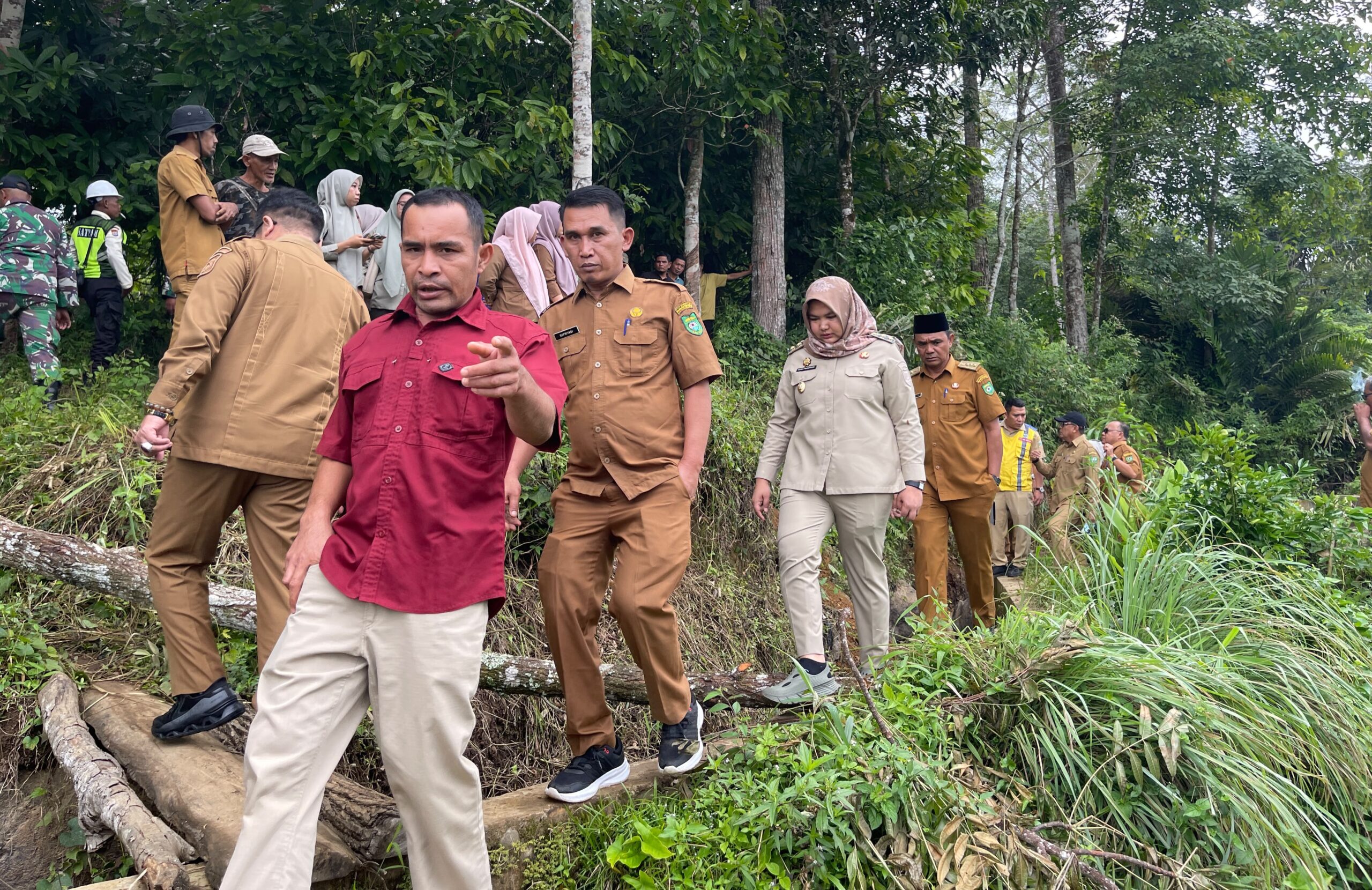 Irigasi Aek Roburan Rusak, Wakil Bupati Madina Tinjau Lokasi, Warga Ucapkan Terimakasih