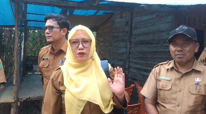 Dispen Madina Turun Tangan Meninjau Empat Anak Yang Tidak Sekolah di Kel.Pidoli Dolok Panyabungan