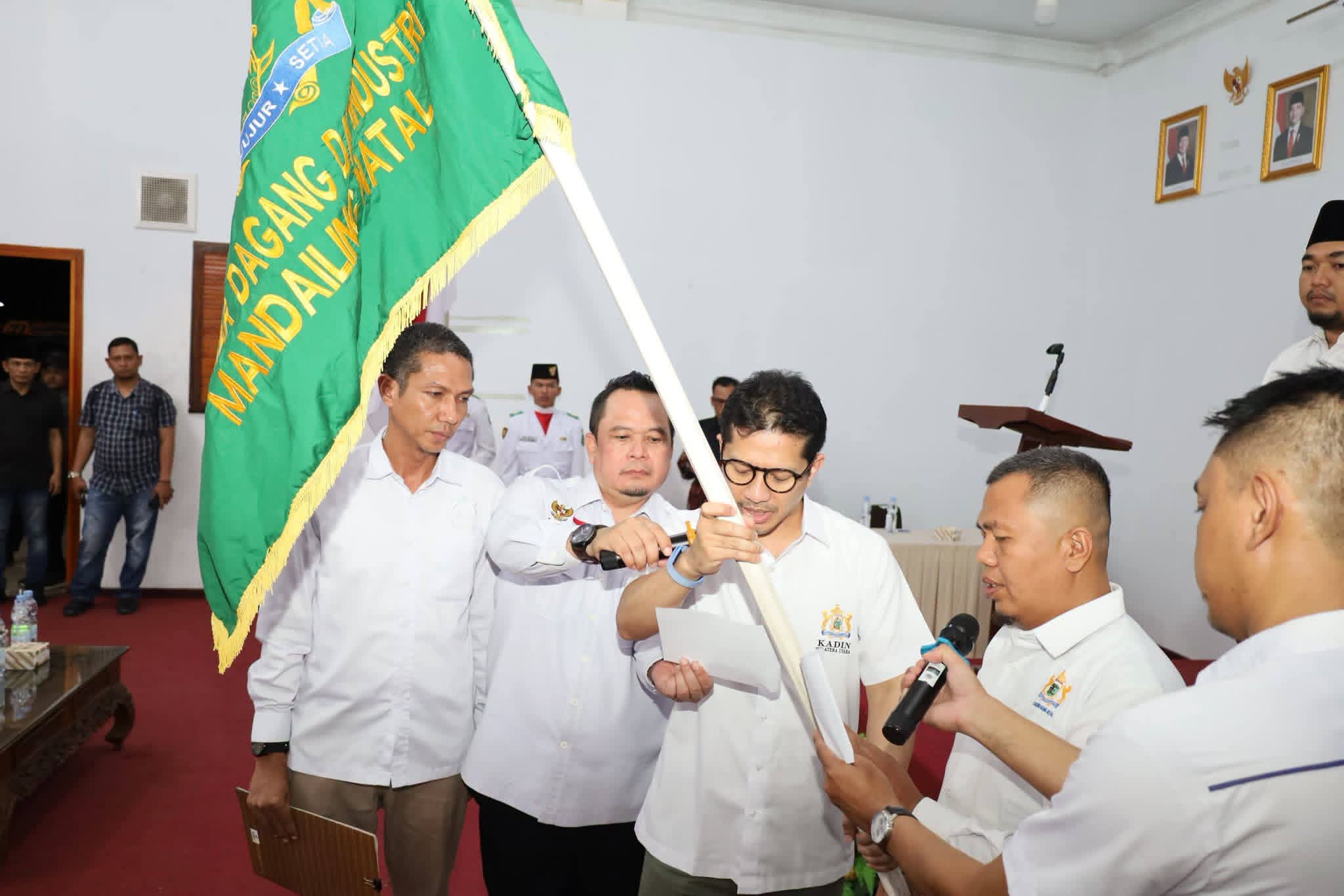 Bupati Madina dan Wabup Hadiri Pelantikan Pengurus Kadin Periode 2026-2030