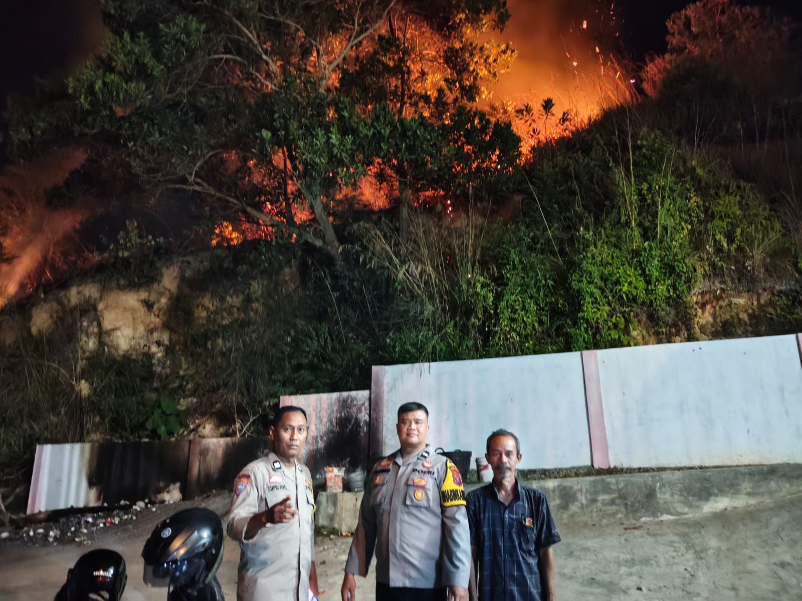 Breaking News, 1,5 Hektare Lahan Pekuburan Kampung Darek di Kota Padangsidimpuan Terbakar