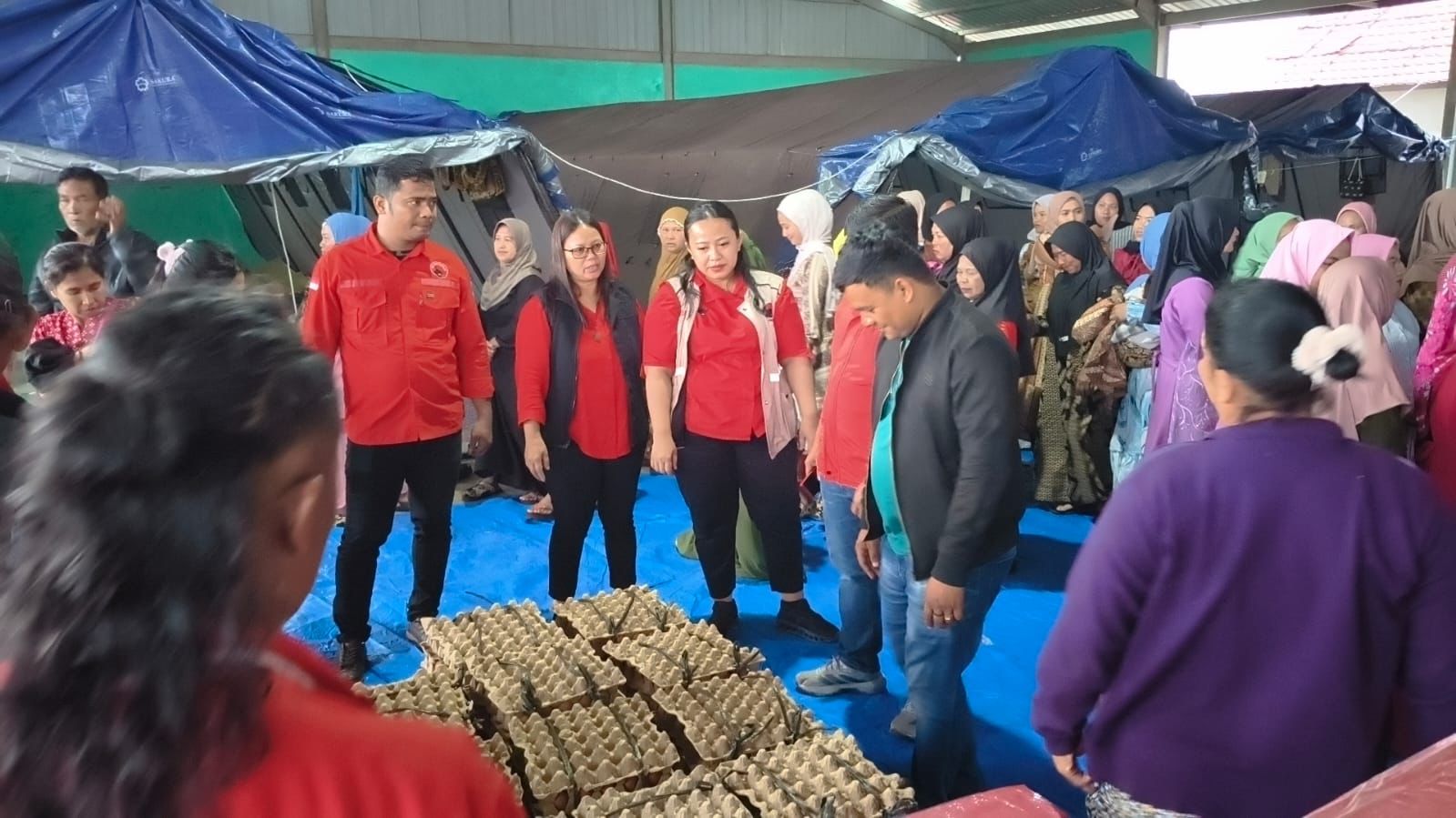 Lanjutkan Penyaluran Bantuan Erupsi Sinabung, PDI Perjuangan Sumut Jalankan Instruksi Megawati: “Kader Harus Menangis dan Tertawa Bersama Rakyat”*