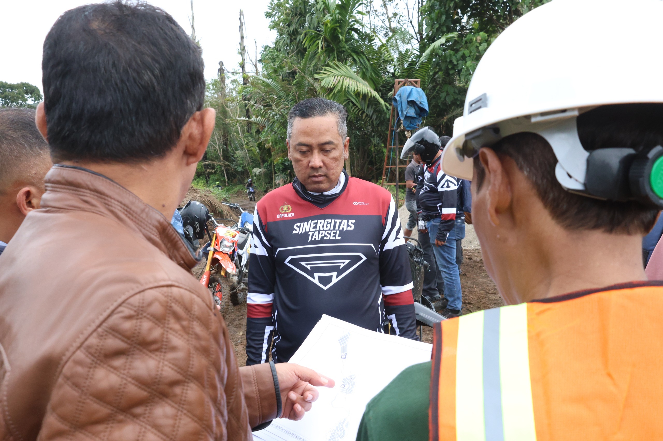 Kapolres & Bupati Tapanuli Selatan Turun Ke Desa
