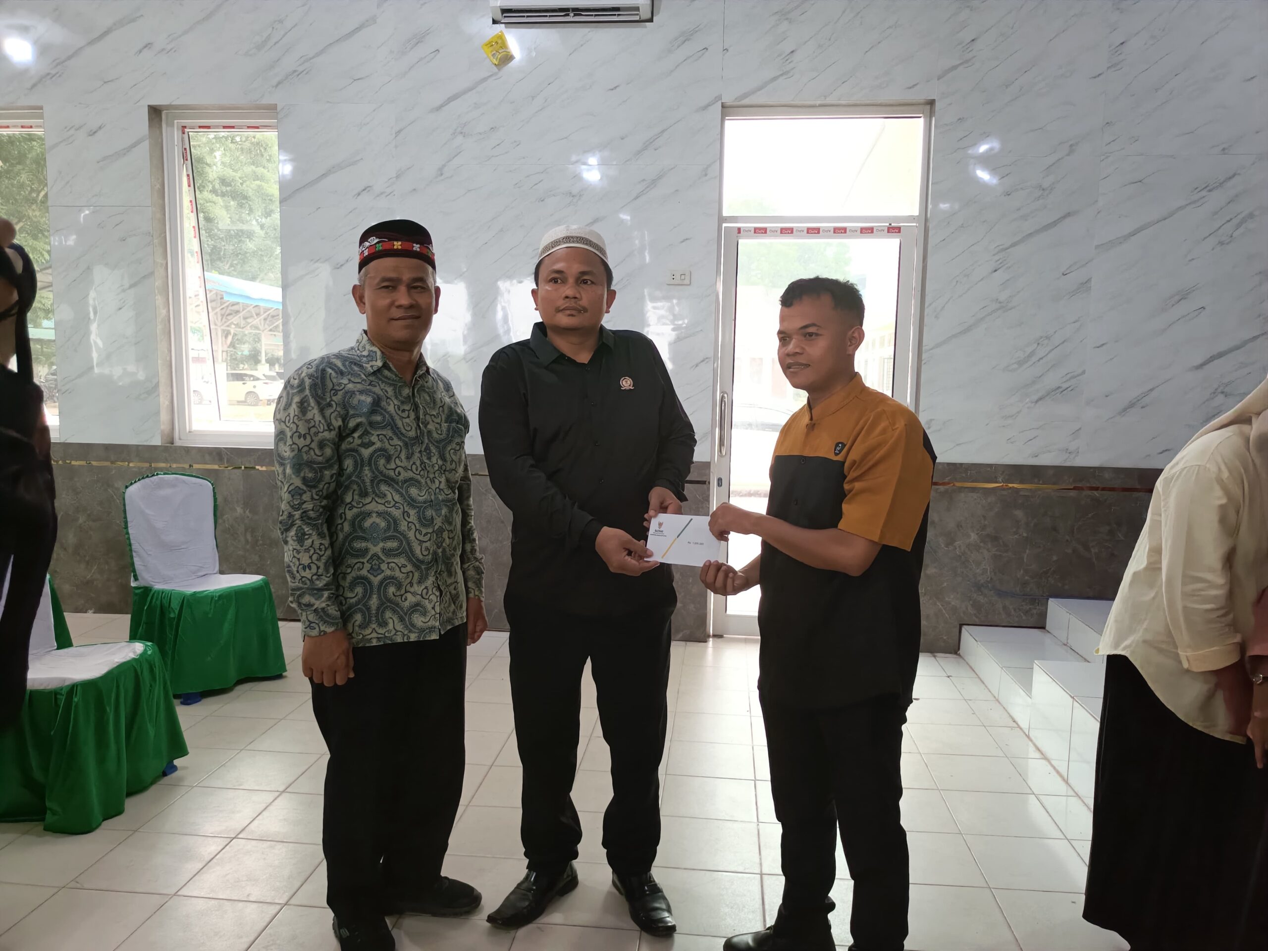 BAZNAS Kembali Salurkan Bantuan Pendidikan Kepada 20 Mahasiswa STAIN Mandailing Natal